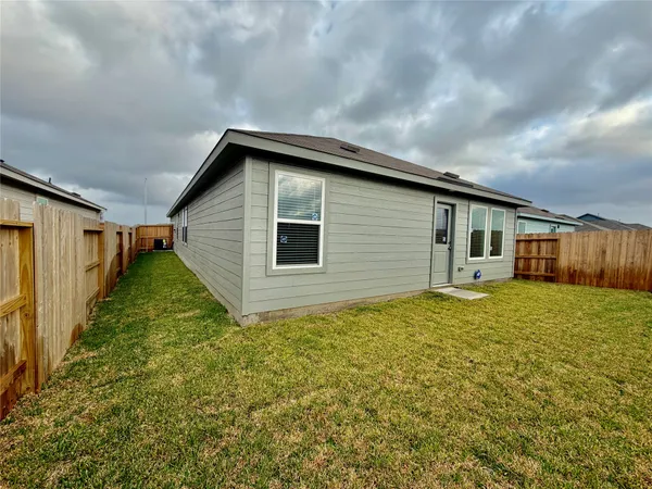 $2,000 | 5003 Esperanza Terrace Drive, Richmond, TX 77469