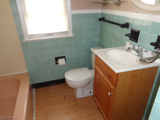 6435 Keltonshire Road Parma, OH 44129 - Photo 11 of 21 Bath