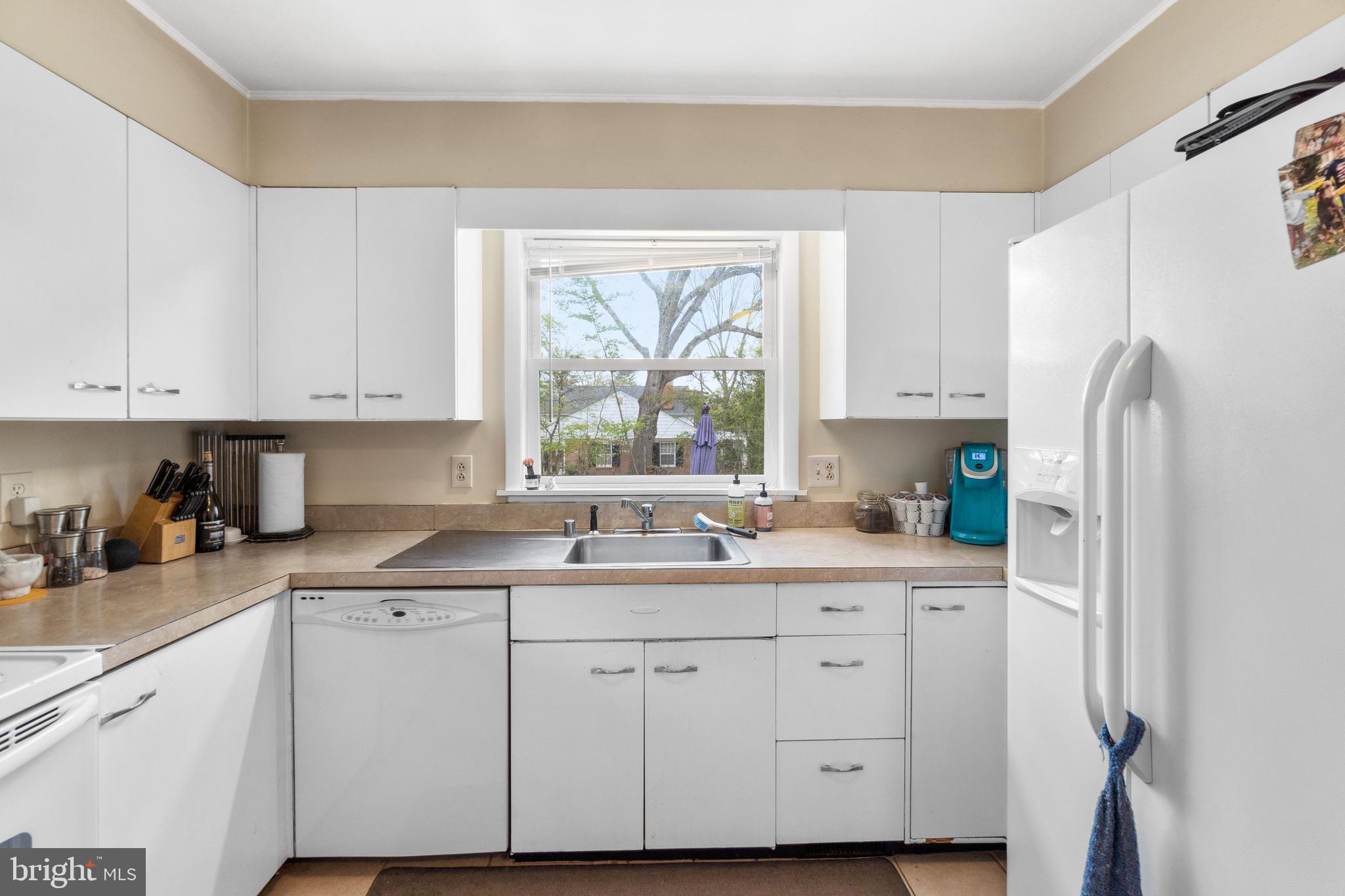 3801 Chatham Road Ellicott City, MD 21042 - Photo 11 of 25 Kitchen
