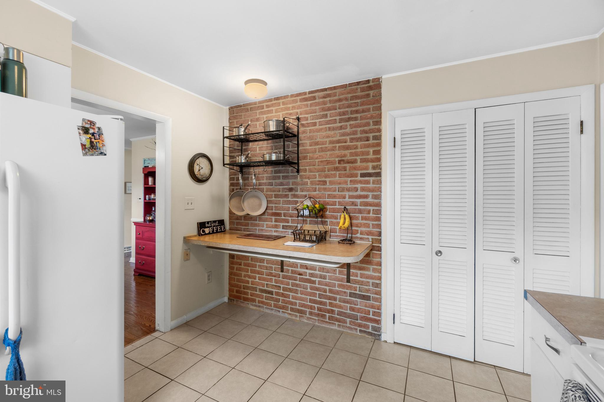3801 Chatham Road Ellicott City, MD 21042 - Photo 12 of 25 Kitchen