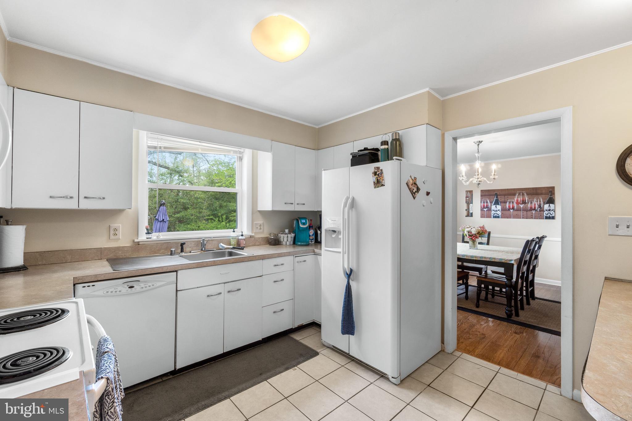 3801 Chatham Road Ellicott City, MD 21042 - Photo 10 of 25 Kitchen