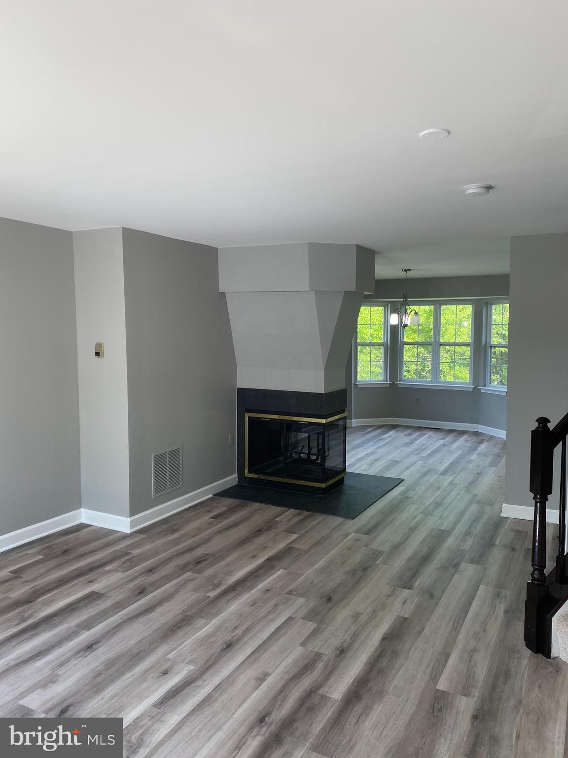 9259 Ridgefield Circle Frederick, MD 21701 - Photo 2 of 20 LVP on main level