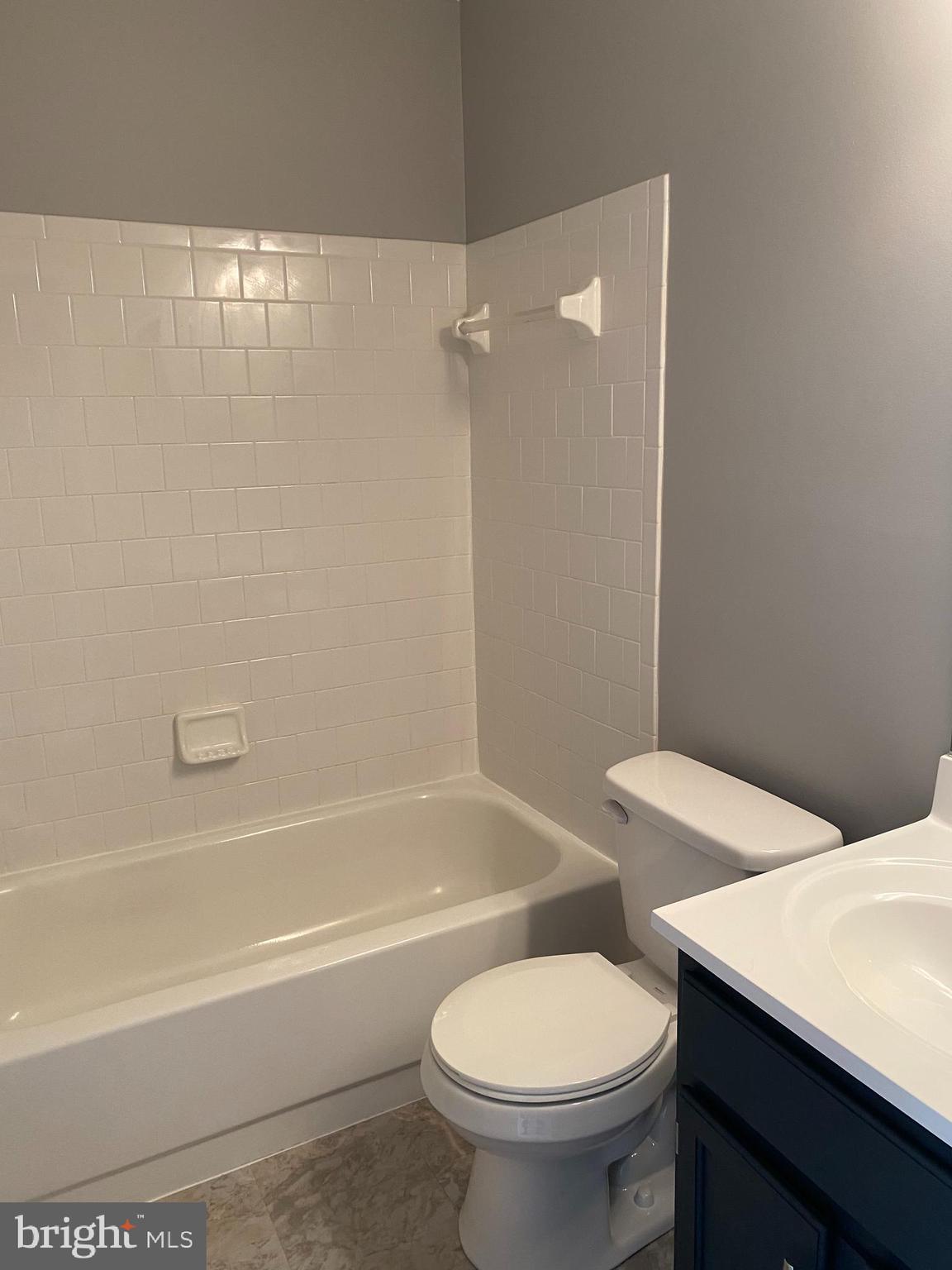 9259 Ridgefield Circle Frederick, MD 21701 - Photo 15 of 20 Hall bath