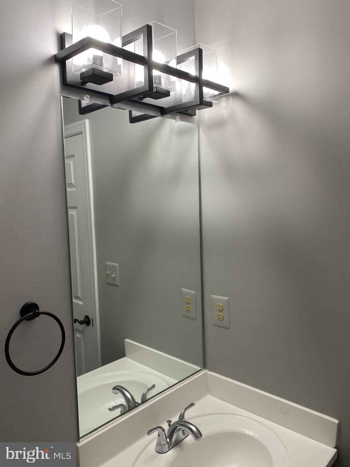 9259 Ridgefield Circle Frederick, MD 21701 - Photo 9 of 20 Powder room