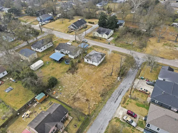$50,000 | 810 Texas Street, Orange, TX 77630