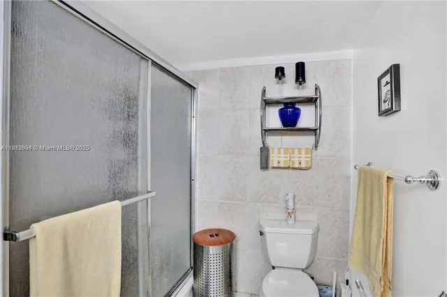 $210,000 | 1000 Northeast 191st Street, Unit 21, Miami, FL 33179