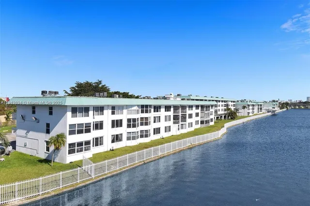 $210,000 | 1000 Northeast 191st Street, Unit 21, Miami, FL 33179