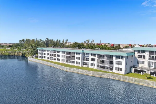 $210,000 | 1000 Northeast 191st Street, Unit 21, Miami, FL 33179