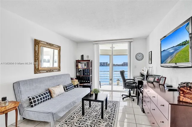 $210,000 | 1000 Northeast 191st Street, Unit 21, Miami, FL 33179