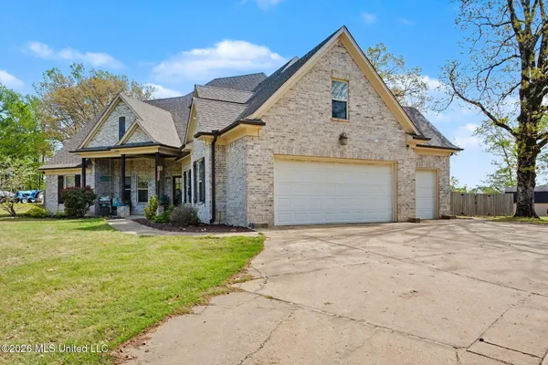 $659,900 | 1808 Malone Road, Nesbit, MS 38651