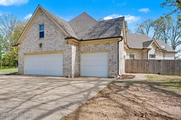 $659,900 | 1808 Malone Road, Nesbit, MS 38651