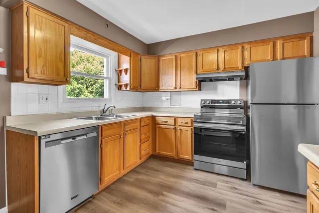 $188,000 | 7952 Madison Street, Unit 2E, River Forest, IL 60305