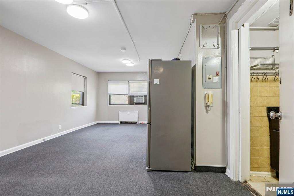 3031 Edwin Avenue, Unit 4H Fort Lee, NJ 07024 - Photo 5 of 33