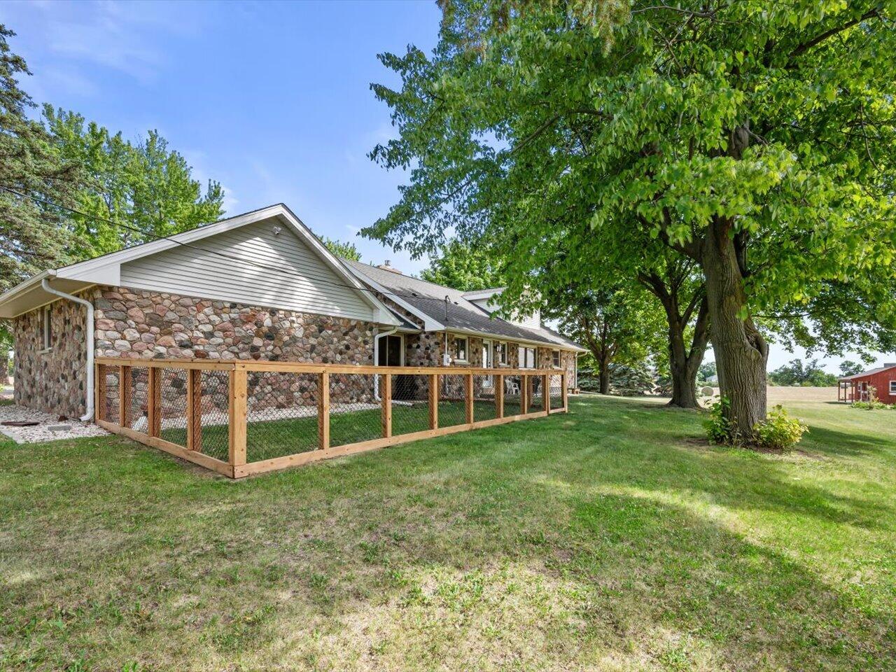 W334-s7837 County Road East Mukwonago, WI 53149 - Photo 42 of 49 43