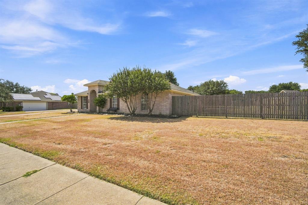 760 South Ridge Drive Midlothian, TX 76065 - Photo 3 of 35 Gallery Image 3