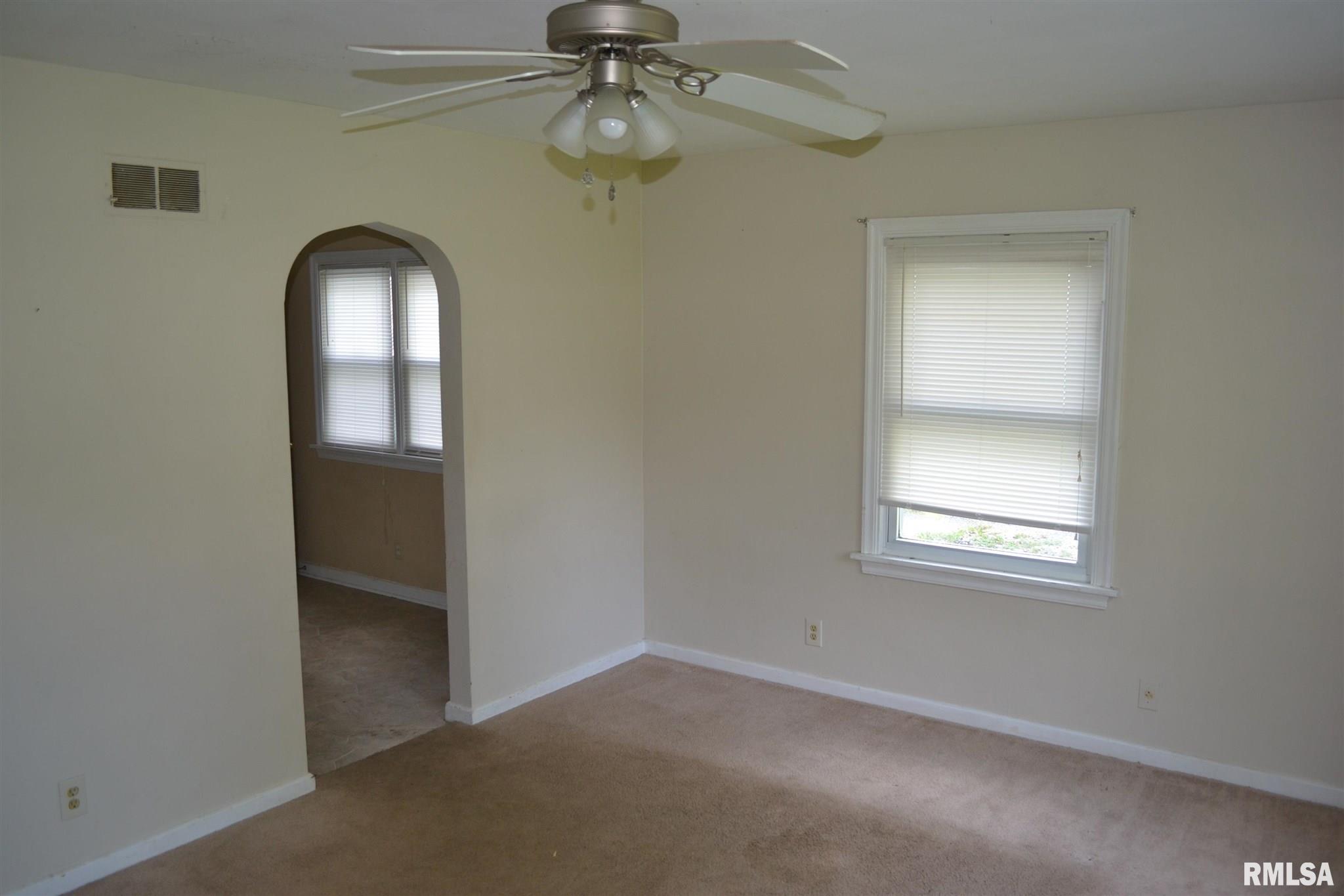 9 Baldwin Road Jacksonville, IL 62650 - Photo 2 of 9 Gallery Image 2