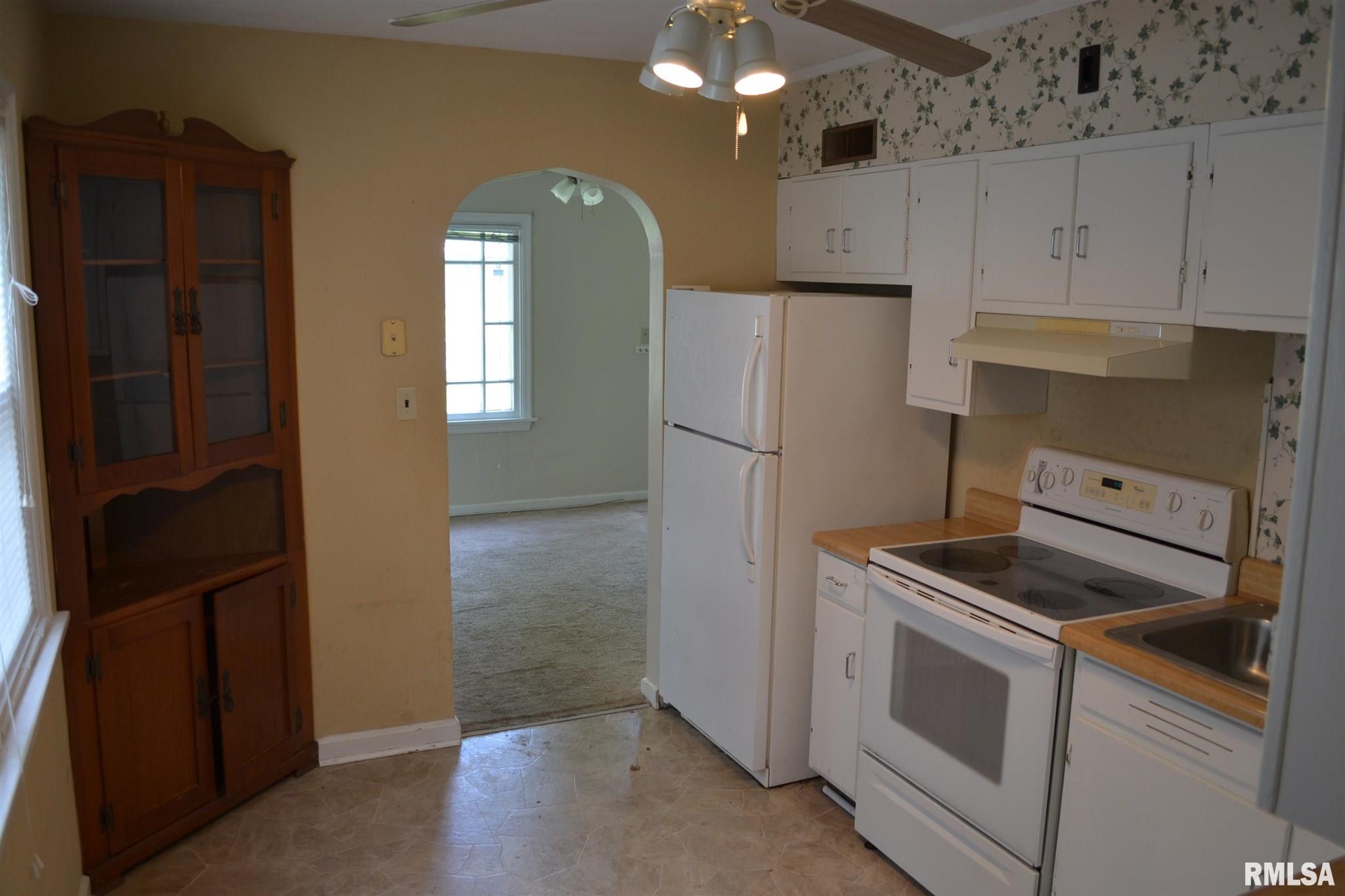 9 Baldwin Road Jacksonville, IL 62650 - Photo 4 of 9 Gallery Image 4
