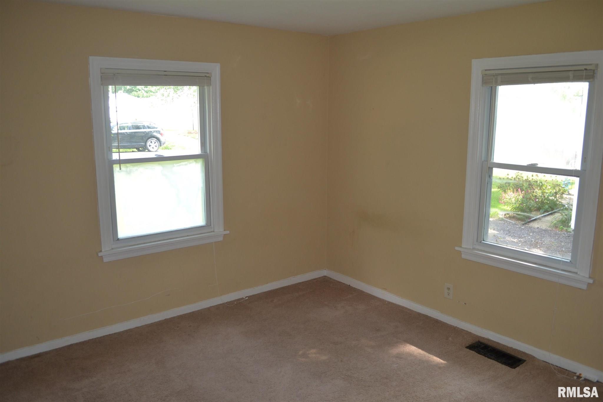 9 Baldwin Road Jacksonville, IL 62650 - Photo 7 of 9 Gallery Image 7