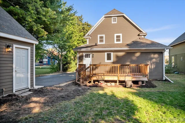 $539,900 | 4-n884 Old Lafox Road, Wasco, IL 60183