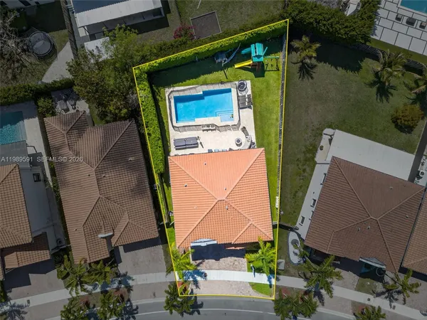 $880,000 | 17340 Southwest 154th Place, Miami, FL 33187
