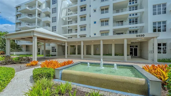$1,250,000 | 2450 Harbourside Drive, Unit 212, Longboat Key, FL 34228