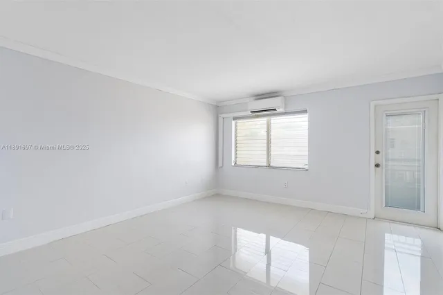 $1,650 | 851 Meridian Avenue, Unit 24, Miami Beach, FL 33139