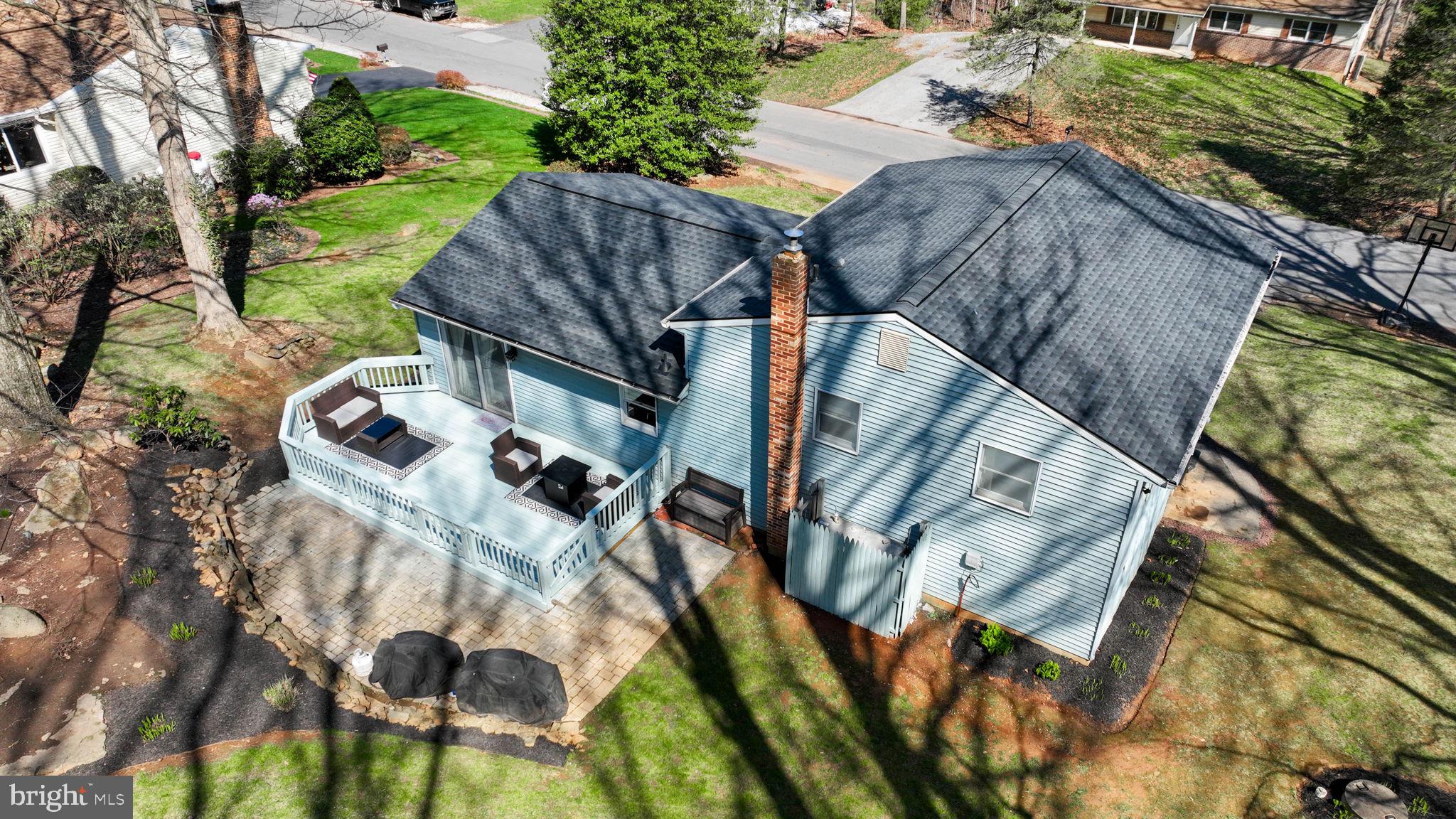 95 Village Road Etters, PA 17319 - Photo 2 of 41