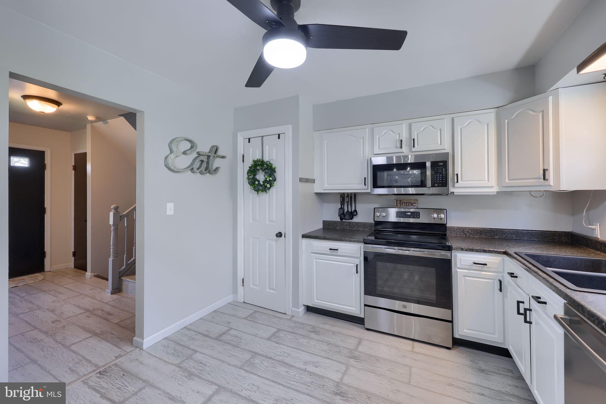 95 Village Road Etters, PA 17319 - Photo 8 of 41