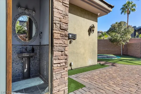 $9,750 | 514 Mandalay Court, Henderson, NV 89012
