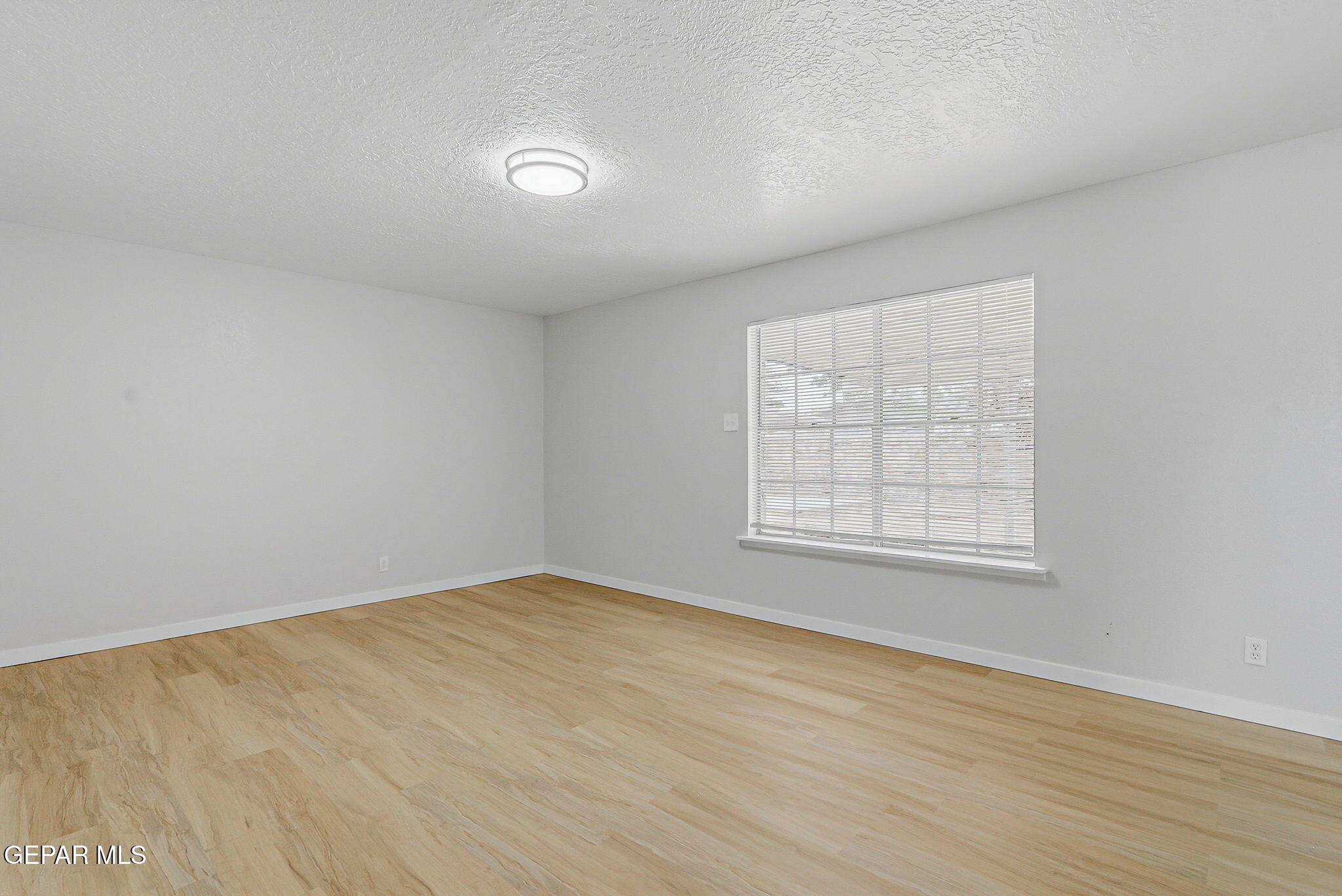 3413 Rutherglen Street El Paso, TX 79925 - Photo 6 of 33 9-web-or-mls-IMG_7880