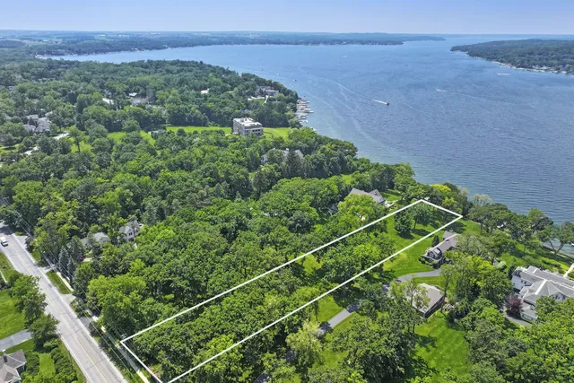a view of a tennis court