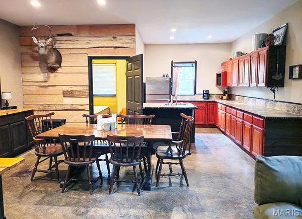 $149,900 | 6908 Coon Club Road, Versailles, MO 65084