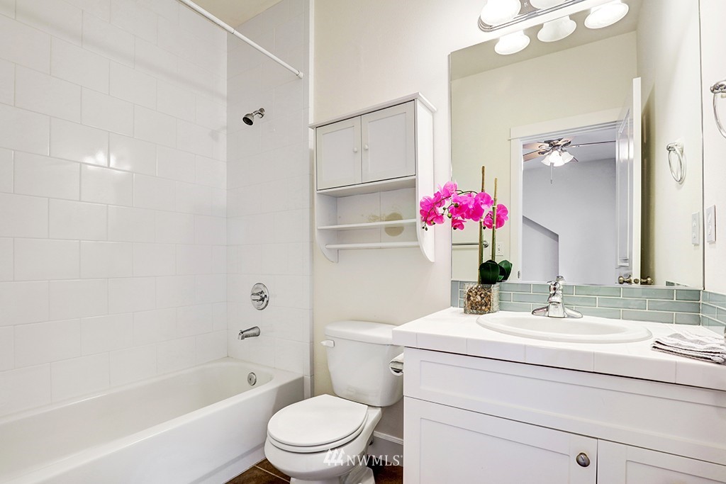 7045 Delridge Way Southwest Seattle, WA 98106 - Photo 9 of 14