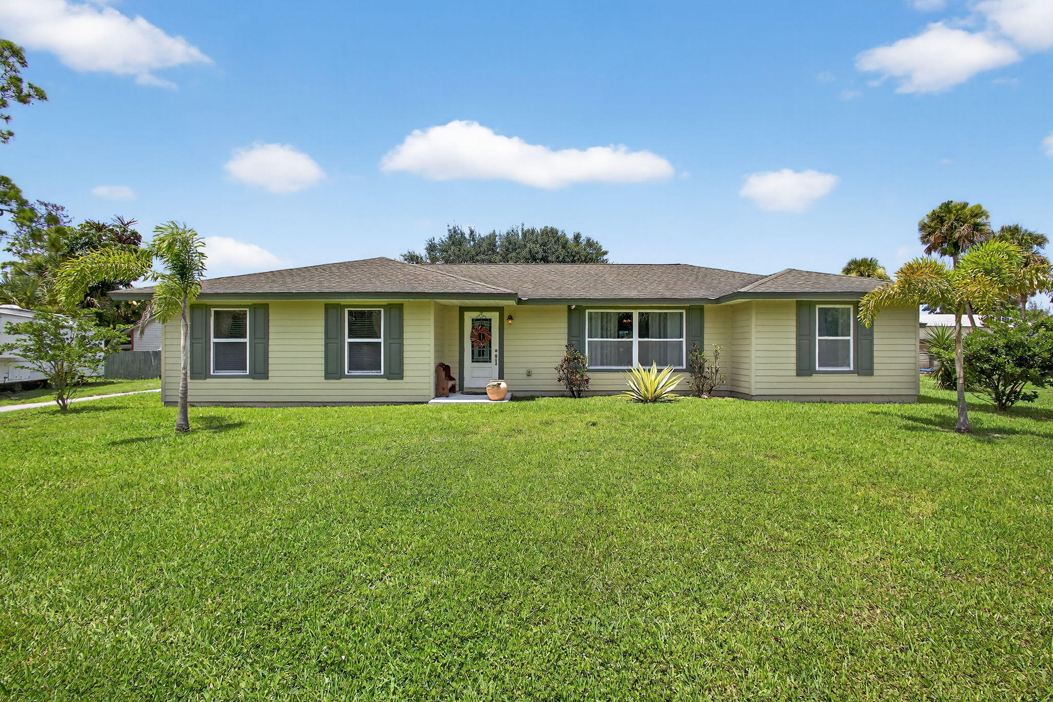 14095 Biddex Road Loxahatchee Groves, FL 33470 - Photo 2 of 59 3-web-or-mls-BS1A4972