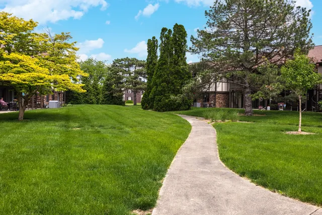 $170,000 | 29 Brandywine Court, Unit 29, Bloomington, IL 61704