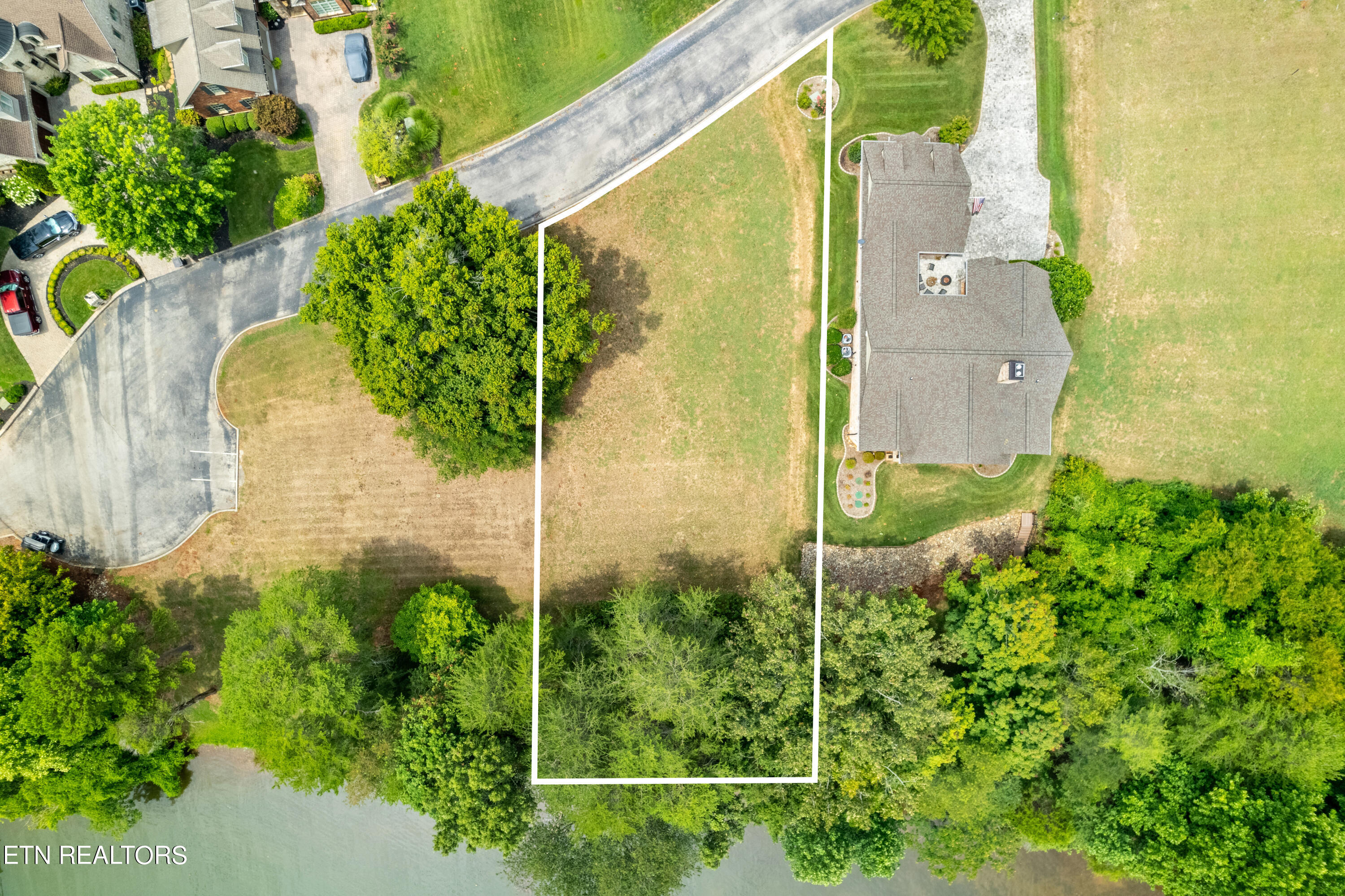 1671 Rarity Bay Parkway Vonore, TN 37885 - Photo 2 of 9 2