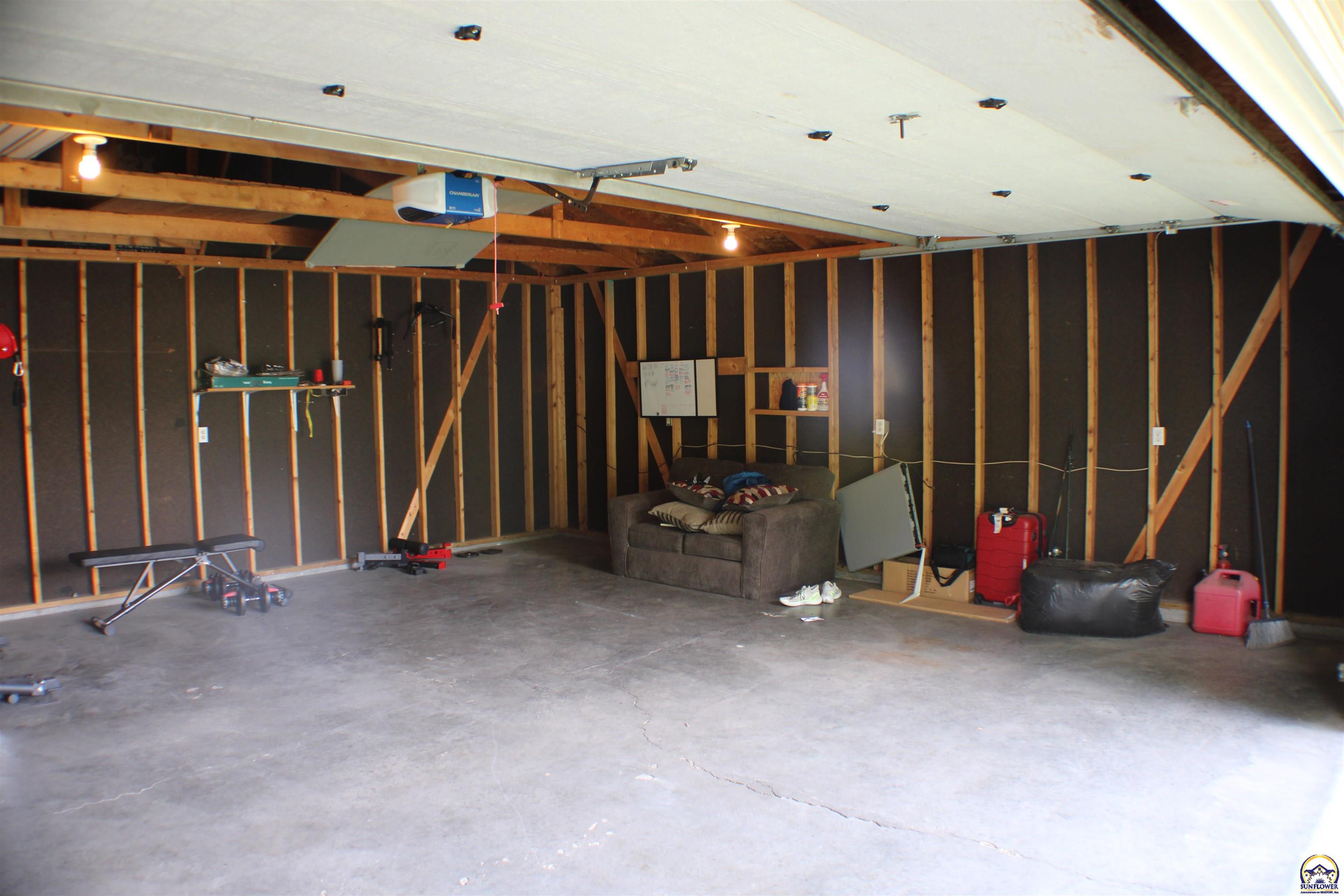 1014 Southeast 21st Street Topeka, KS 66607 - Photo 23 of 25