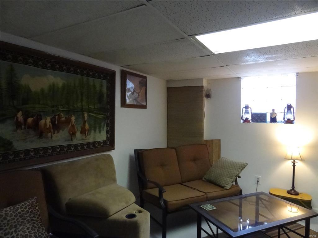 11140 Larimore Road St. Louis, MO 63138 - Photo 10 of 20