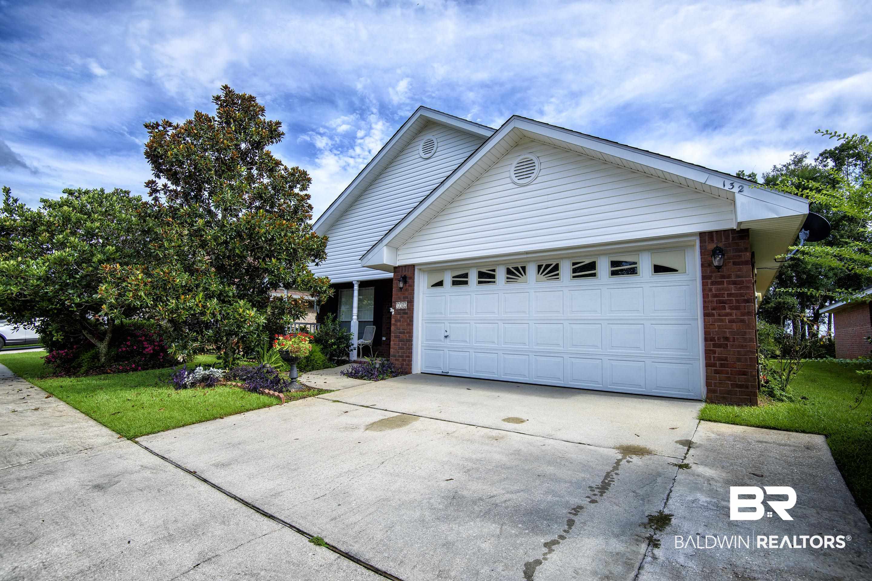 132 Vivian Loop Fairhope, AL 36532 - Photo 2 of 31