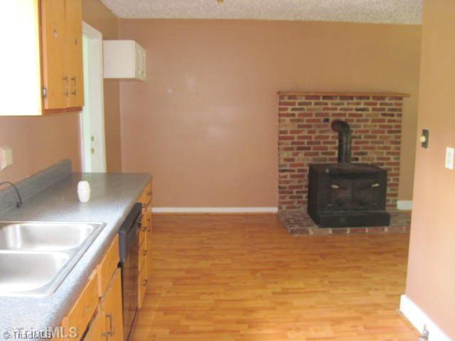 124 Anchor Road Reidsville, NC 27320 - Photo 5 of 7 Other. Living/Dining Area