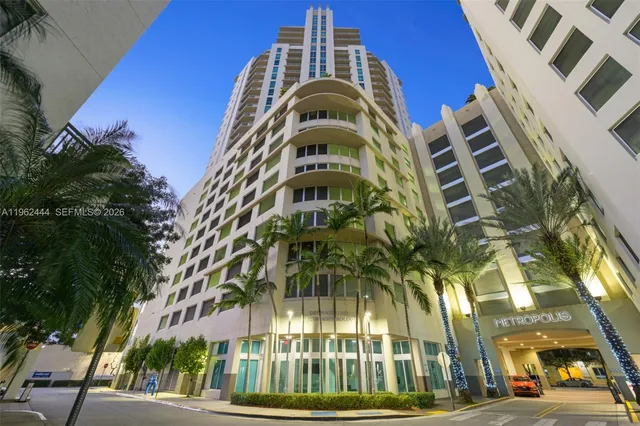 $319,000 | 9066 Southwest 73rd Court, Unit 2002, Miami, FL 33156