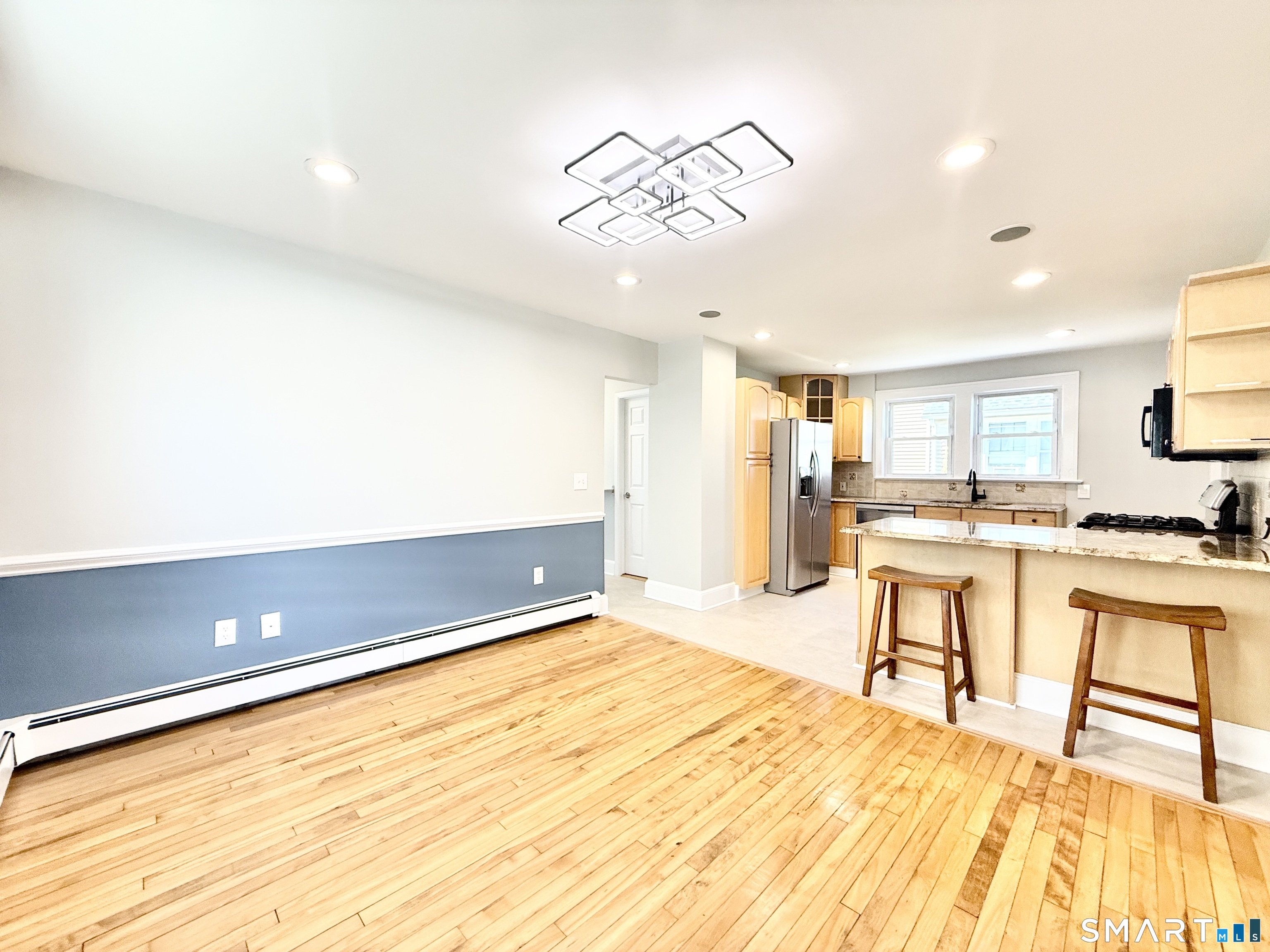 120 Culloden Road Stamford, CT 06902 - Photo 7 of 31
