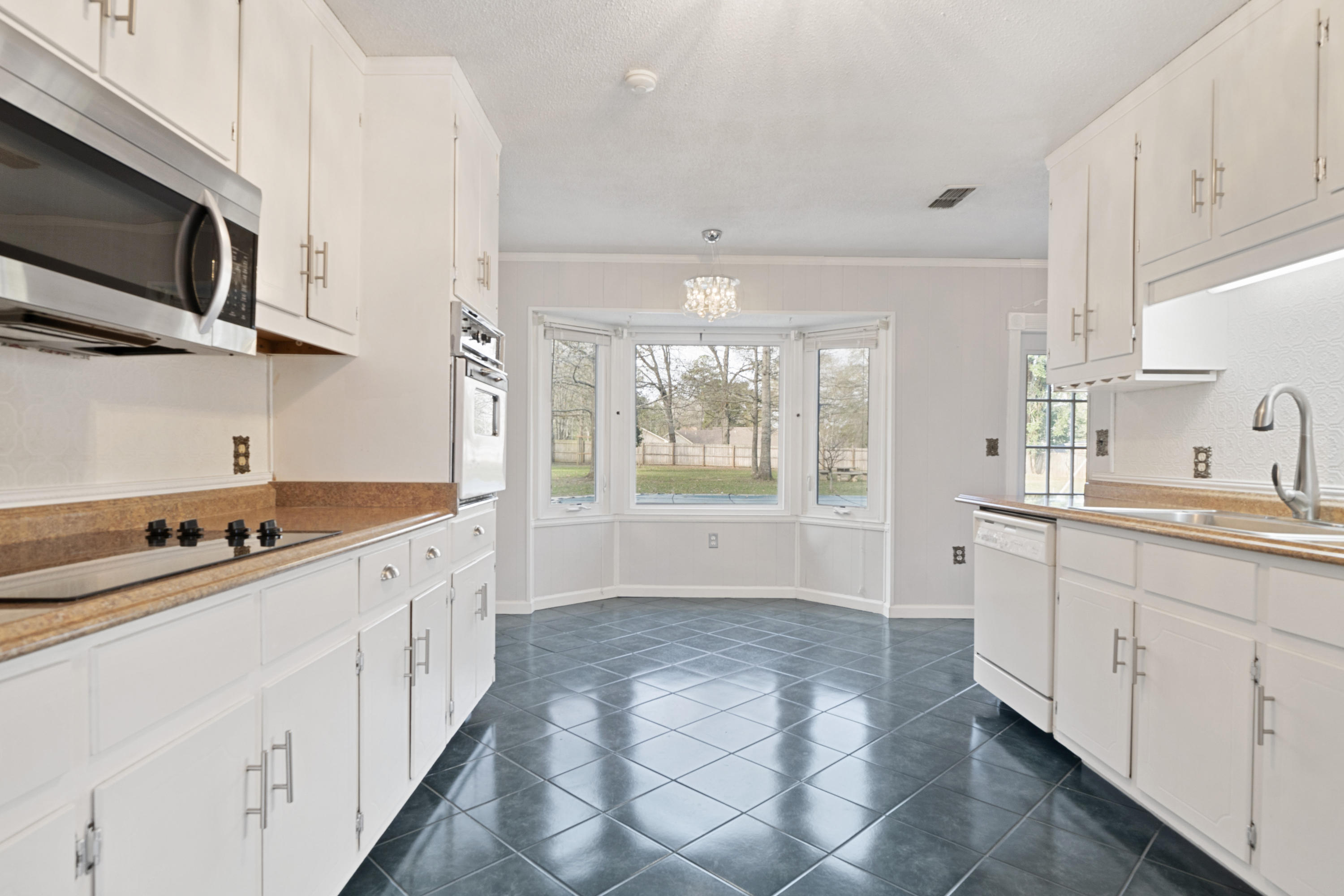 6058 Bud Moulton Road Crestview, FL 32536 - Photo 13 of 34 Kitchen