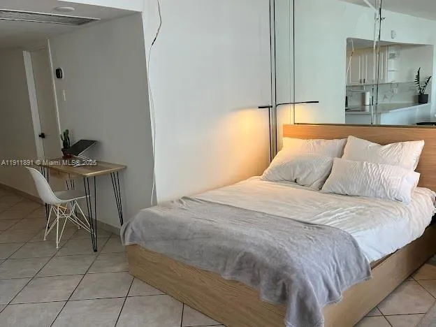 $429,999 | 100 Lincoln Road, Unit 604, Miami Beach, FL 33139