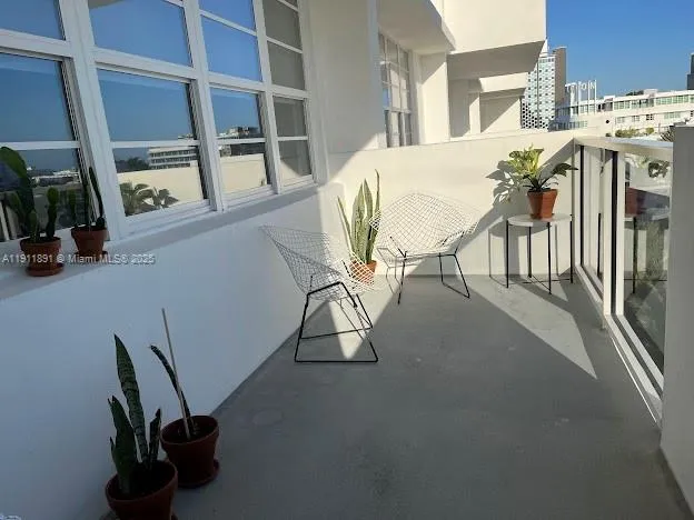 $429,999 | 100 Lincoln Road, Unit 604, Miami Beach, FL 33139