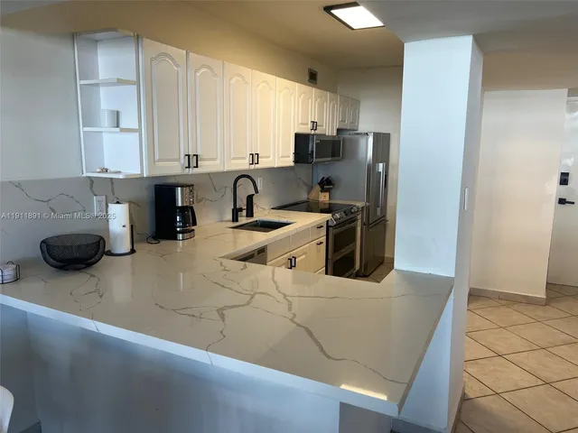 $429,999 | 100 Lincoln Road, Unit 604, Miami Beach, FL 33139