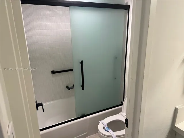 $429,999 | 100 Lincoln Road, Unit 604, Miami Beach, FL 33139