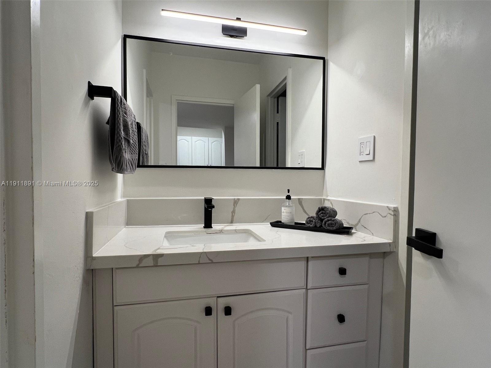 100 Lincoln Road, Unit 604 Miami Beach, FL 33139 - Photo 28 of 66