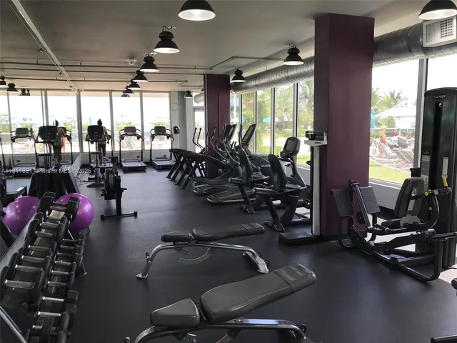 $429,999 | 100 Lincoln Road, Unit 604, Miami Beach, FL 33139