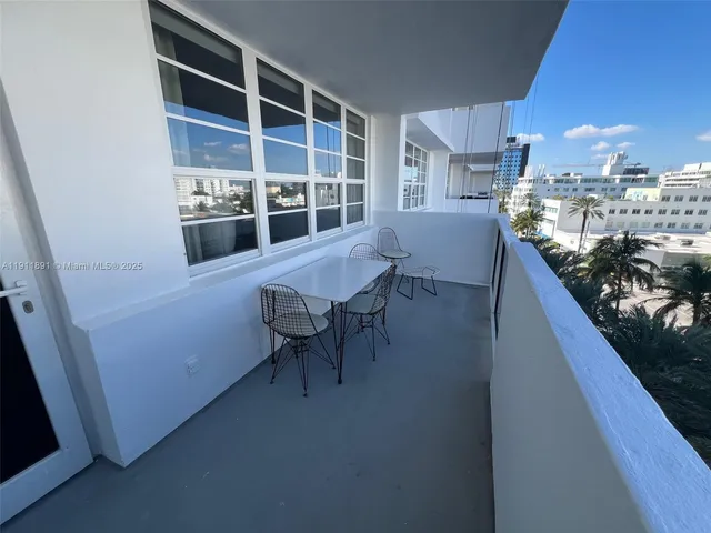 $429,999 | 100 Lincoln Road, Unit 604, Miami Beach, FL 33139